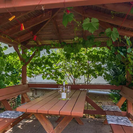 Апартаменты With Private Forest & Panorama Вишеград