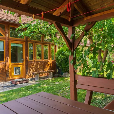 Appartement With Private Forest & Panorama