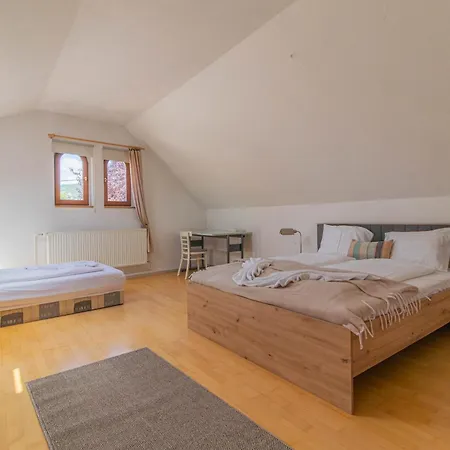 Appartement With Private Forest & Panorama *