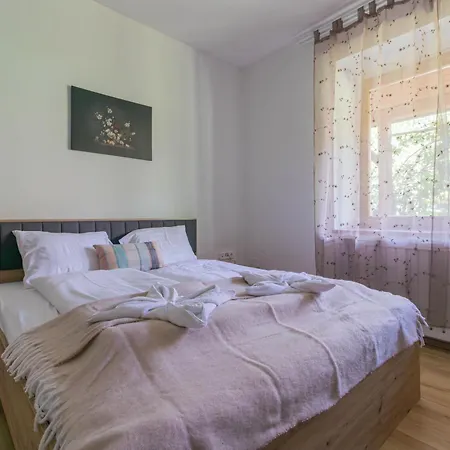 Appartement With Private Forest & Panorama
